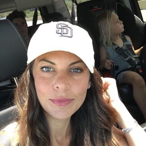 Meet your Posher, Cynthia